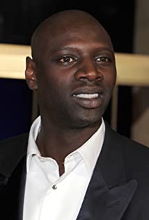 How tall is Omar Sy?